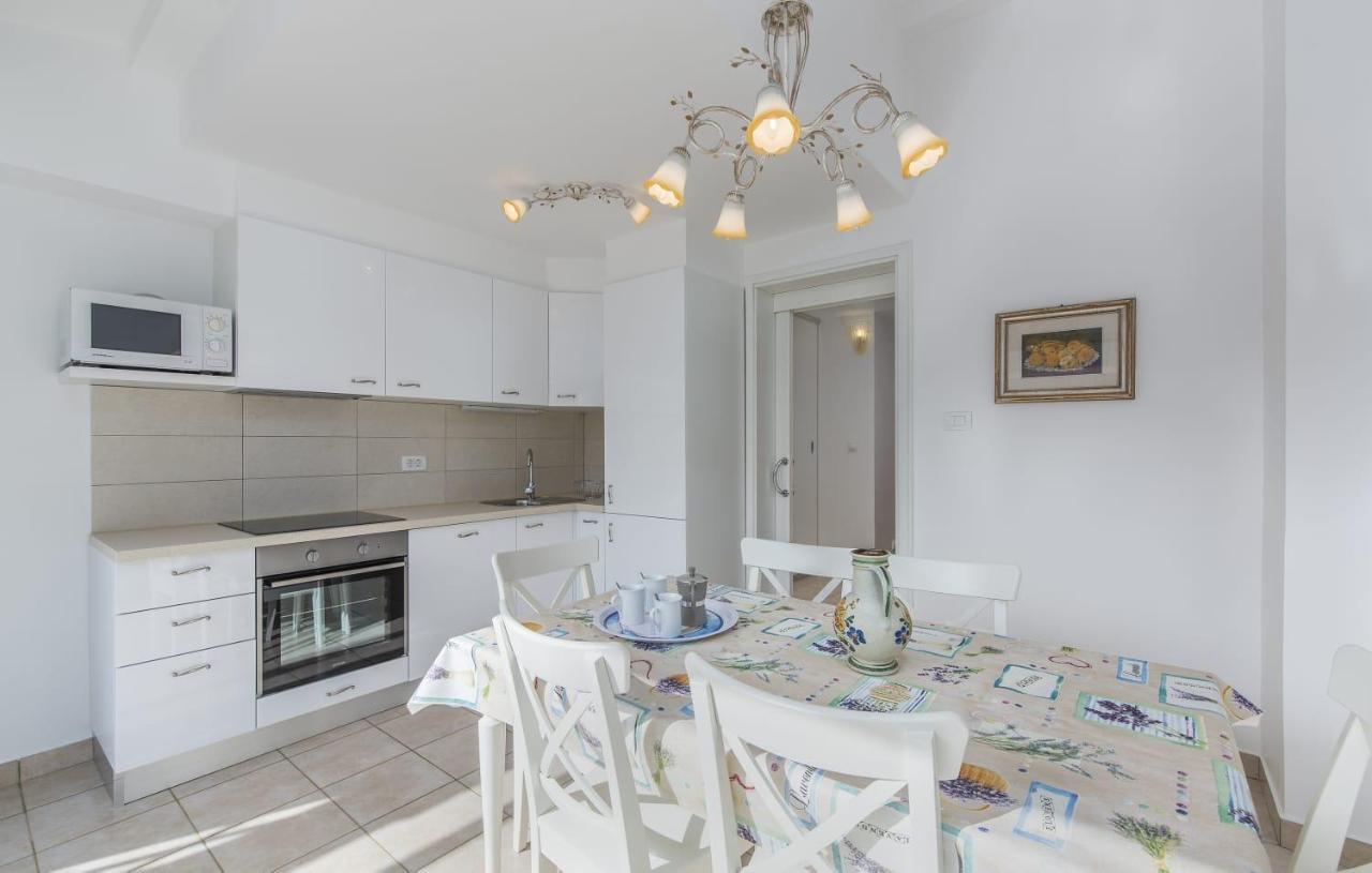 Holiday Home M&M Novigrad  ภายนอก รูปภาพ